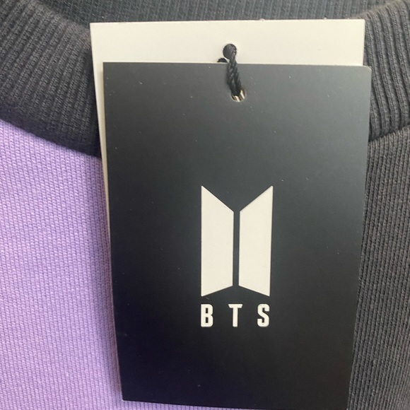 BTS VARSITY SWEATSHIRT - Picture 5 of 8